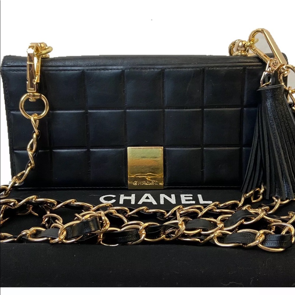 Authentic CHANEL Wallet on a Chain!!💯